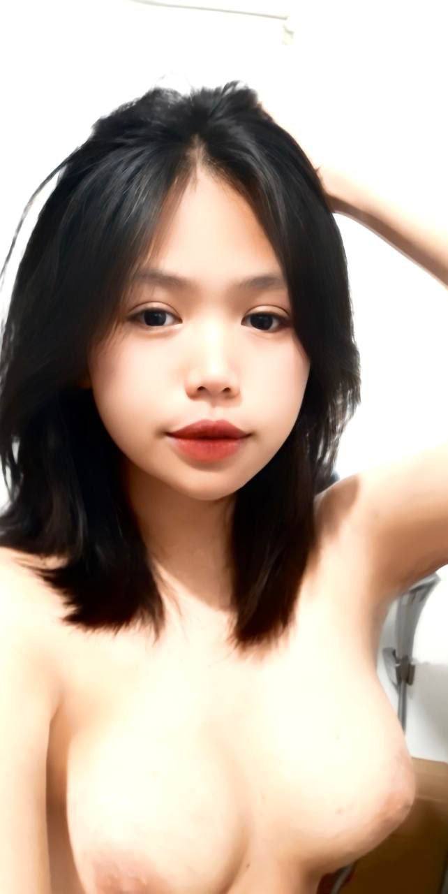 Bí mật của cậu học sinh trẻ khoẻ với người phụ nữ đi làm thêm