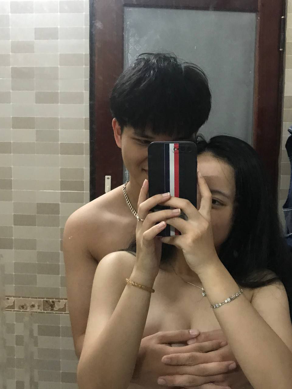 Lồn em khít anh địt mà chỉ muốt ra Mysaaat